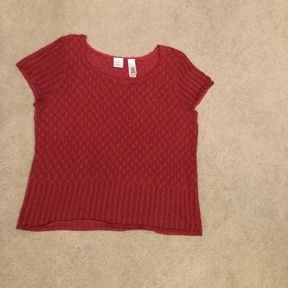 Red shirt - Picture 2 of 3